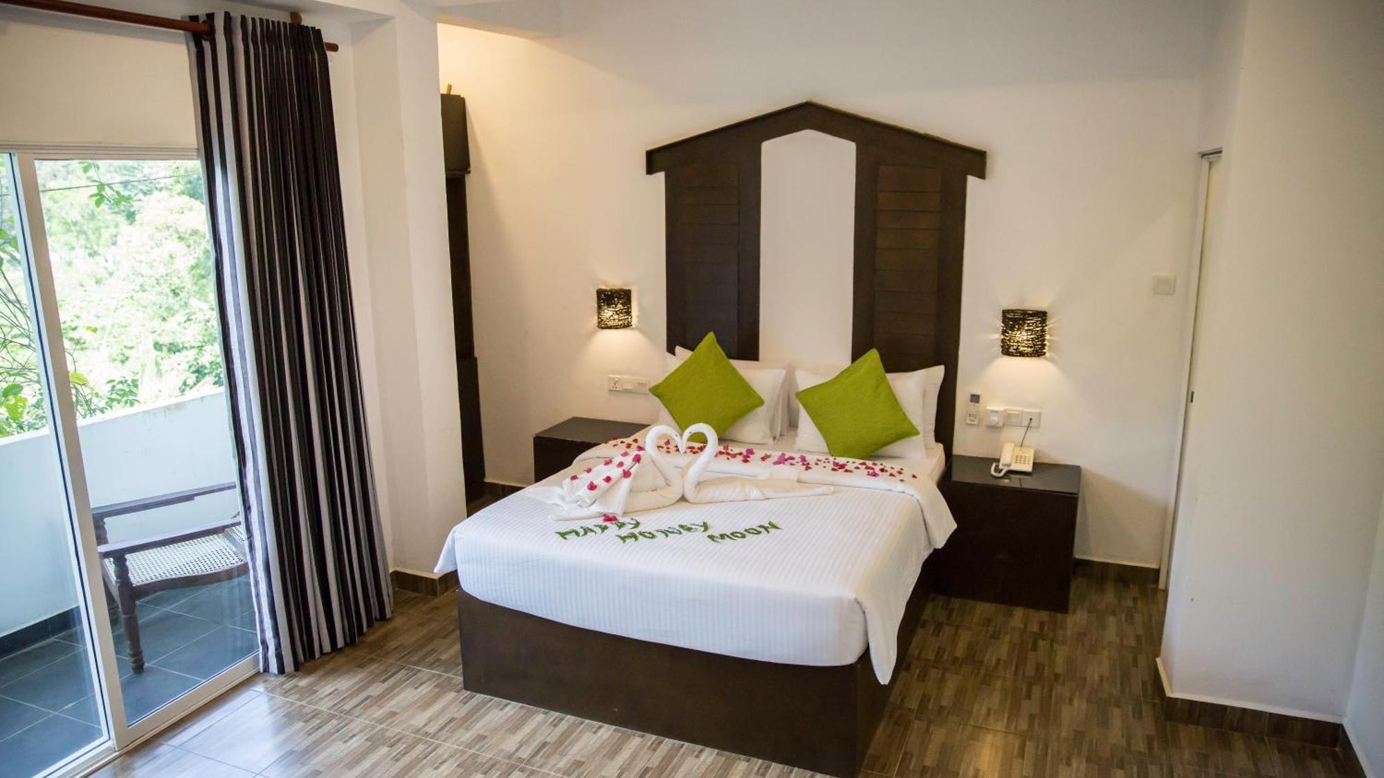 דמבולה Sundaras Resort Ltd מראה חיצוני תמונה