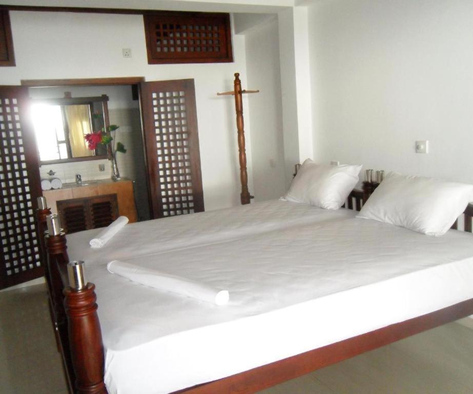 דמבולה Sundaras Resort Ltd מראה חיצוני תמונה